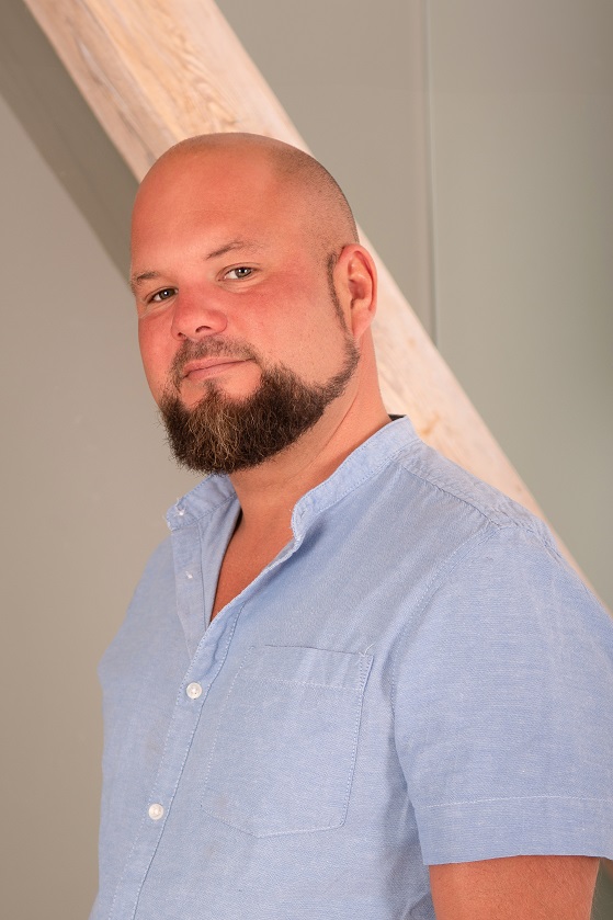 Andreas Diewald in seiner Praxis