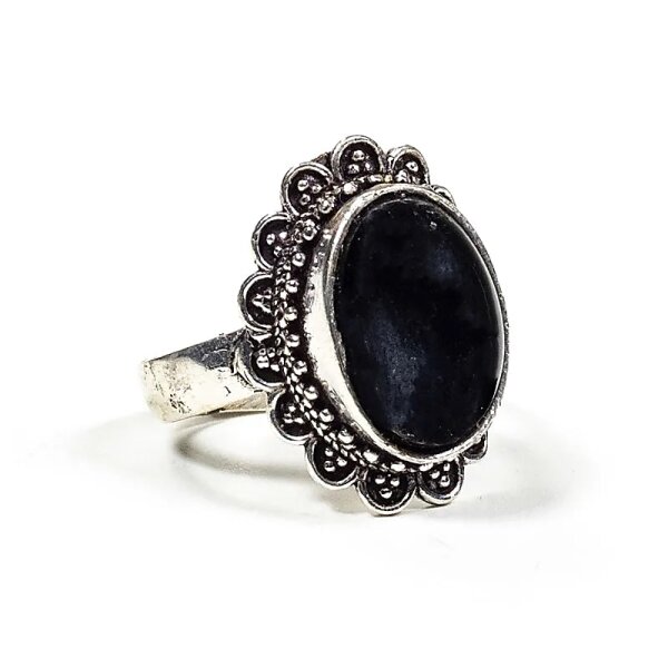 Ring mit schwarzem Turmalin -- 2cm