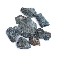 Rubin roh mit Kyanit -- ±3-8cm; ±1000g