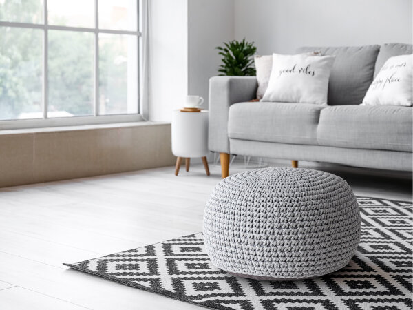 Sitzhocker Mohair Ø55 H37 hellgrau , super nachhaltig, waschbar modern, CO2 Arm